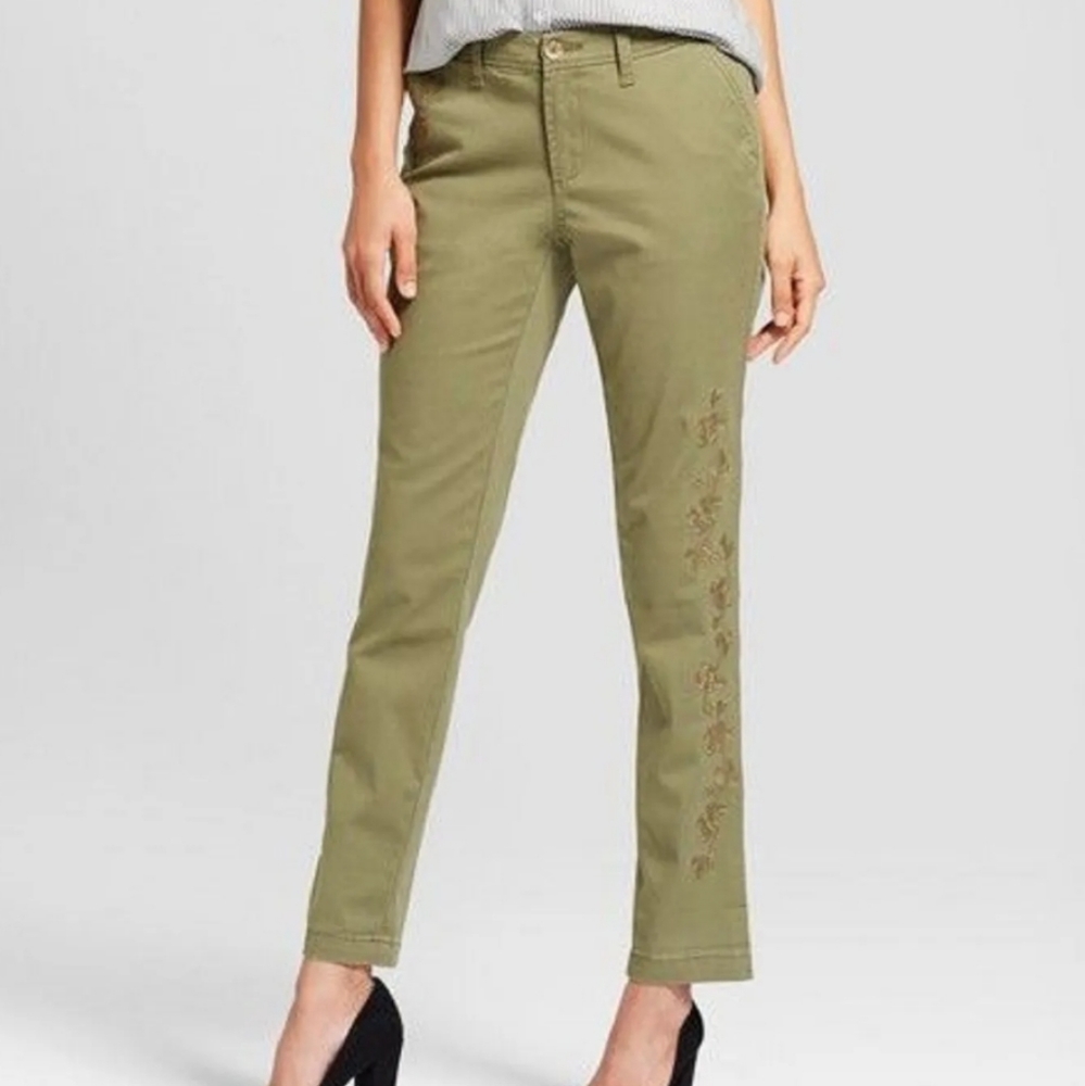 A new Day Green embroidered skinny stretch pants plus size 24W
